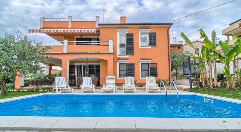 Apartments Mandic Pula