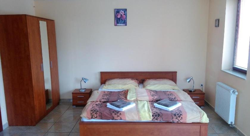 Livia Apartman Buk