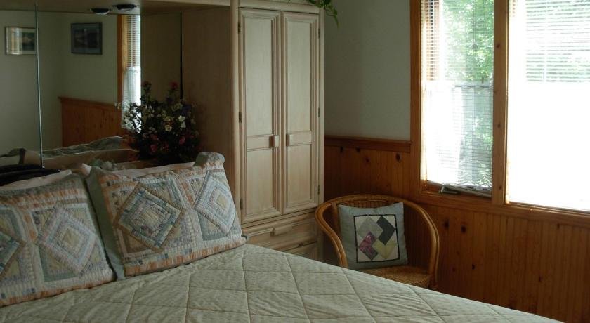 Alaska Chalet Bed & Breakfast