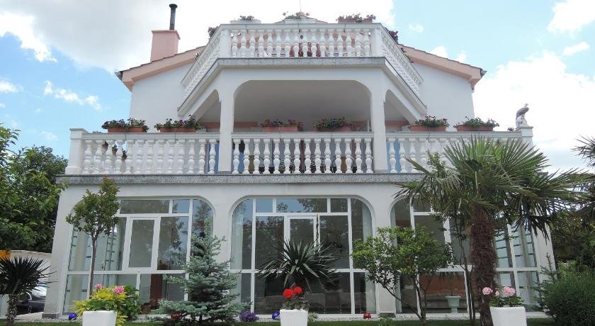 Zora's Apartments Malinska