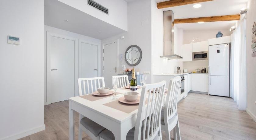 Lovely and bright apartment in the heart of Banyoles