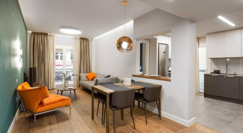 Urban chic 2bdrm aptmt close to the city centre