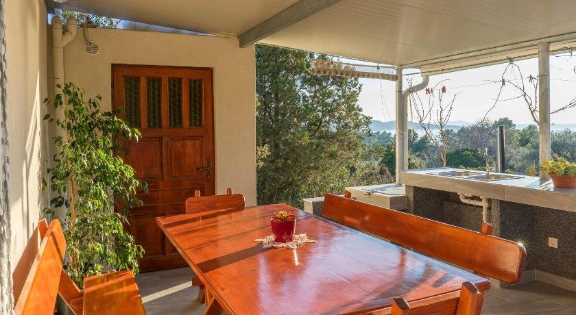 Eco friendly house Roza