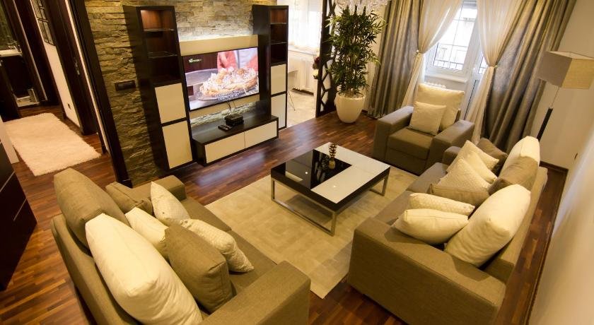 Wow Private 5 Star Apartment near Main Square