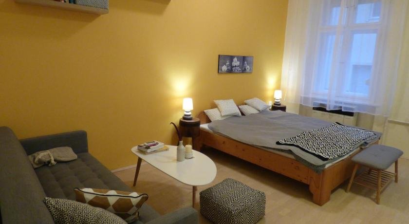 Yellow Apartment Debrecen