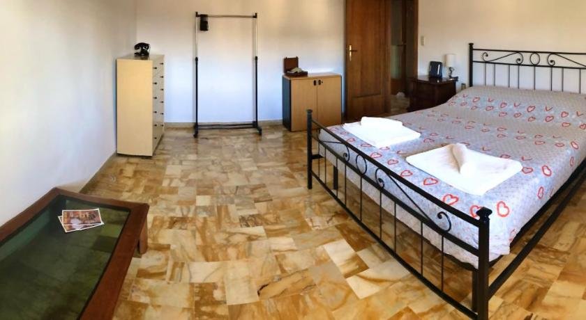 Settesanti Vintage Attic