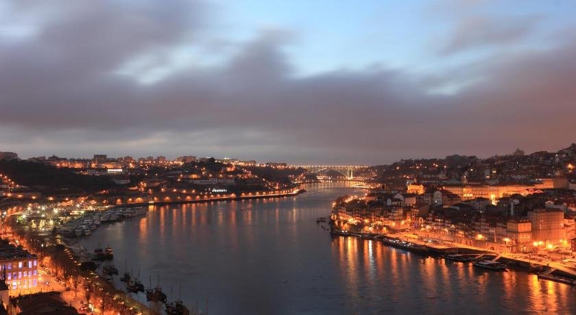 A Casinha da Carlota by Porto City Hosts