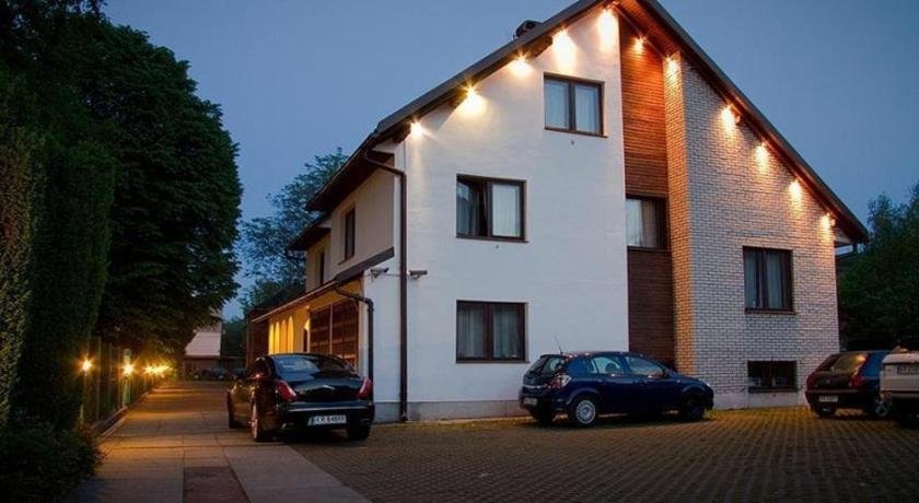 B&B 4 Couples & 4 Friends Hostel