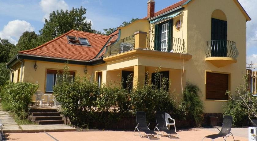 Villa Zsofia