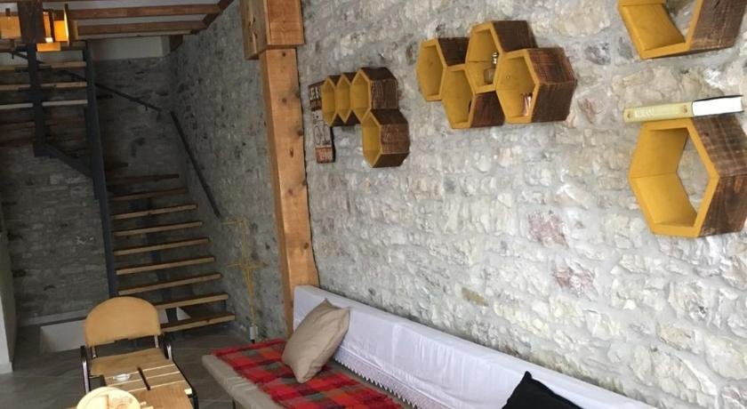 Guest house and hostel Hani i Fisnikut