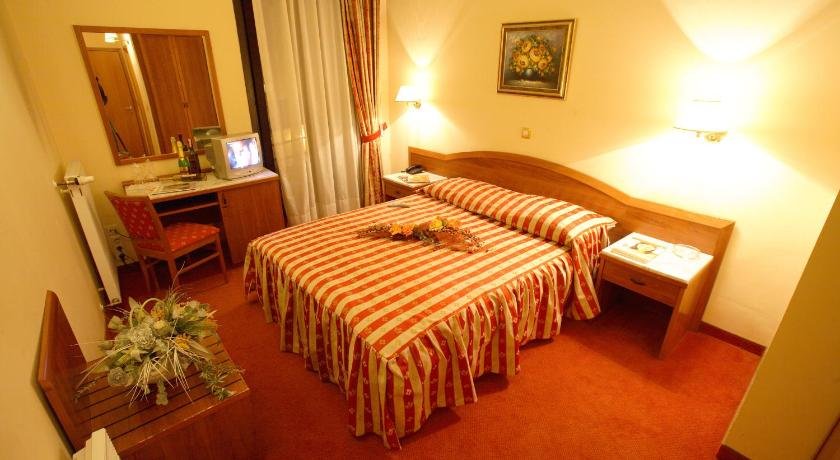 Hotel Dinara