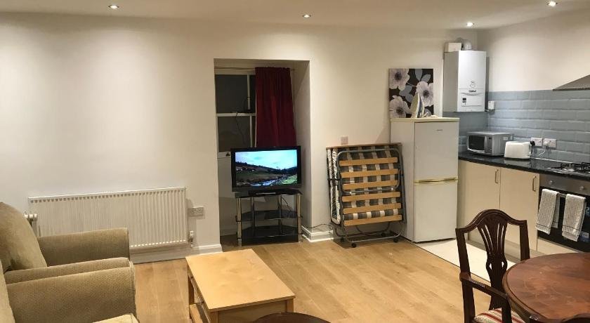 Specious Two Double rooms Flat H 5
