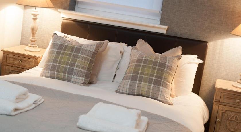 The Botanist Apartment Edinburgh Old Town 2 Bedroom Lift Parking previously The Parkgate Residence