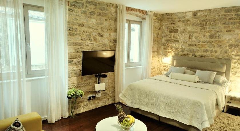 Studio Apartment Offside