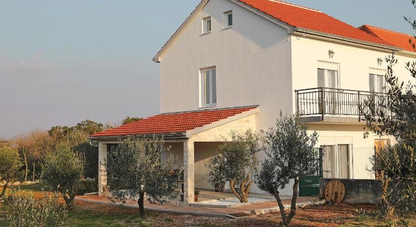 Holiday Home Hrast
