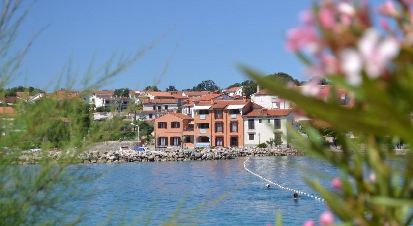 Apartments Myadria