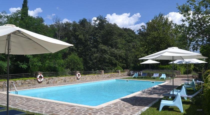 Provincial Holiday Home with Swimming Pool in Tuscany