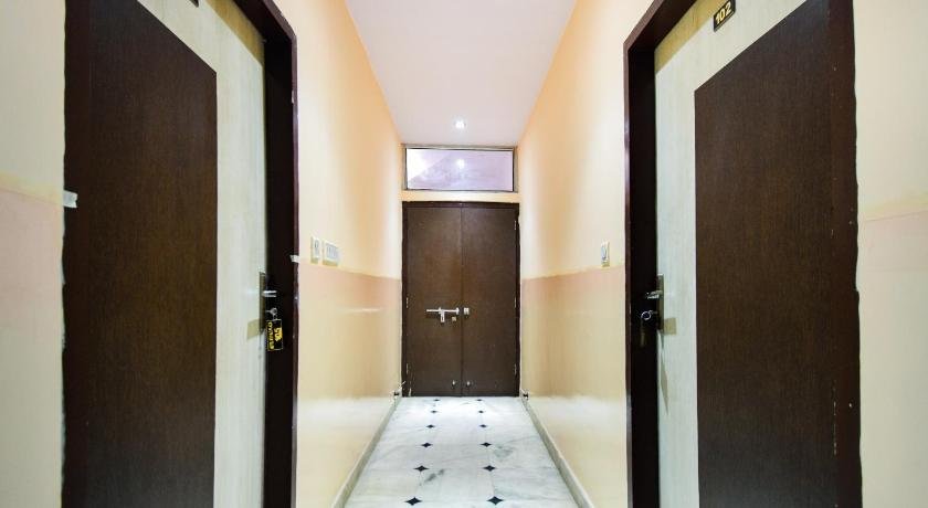 OYO 62492 Hotel Royal Residency