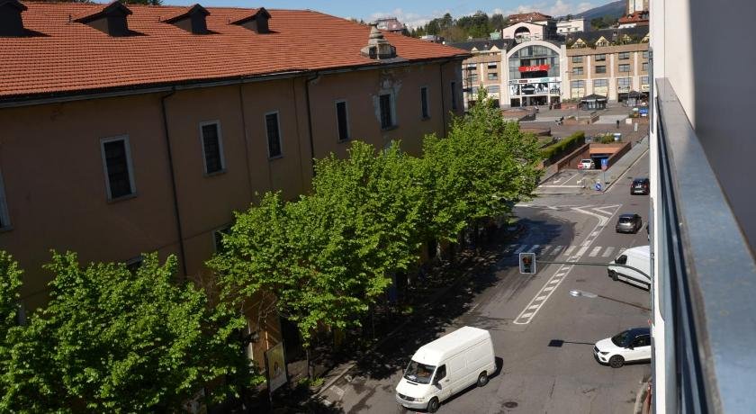 Magenta Apartment Varese