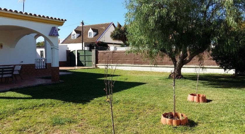 Casa con jardin privado cerca de la playa para descansar y relajarse