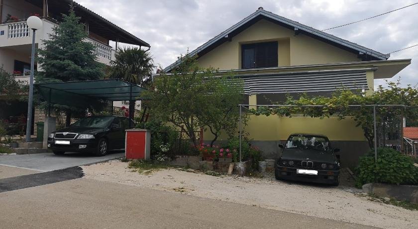 Apartments Kocijan