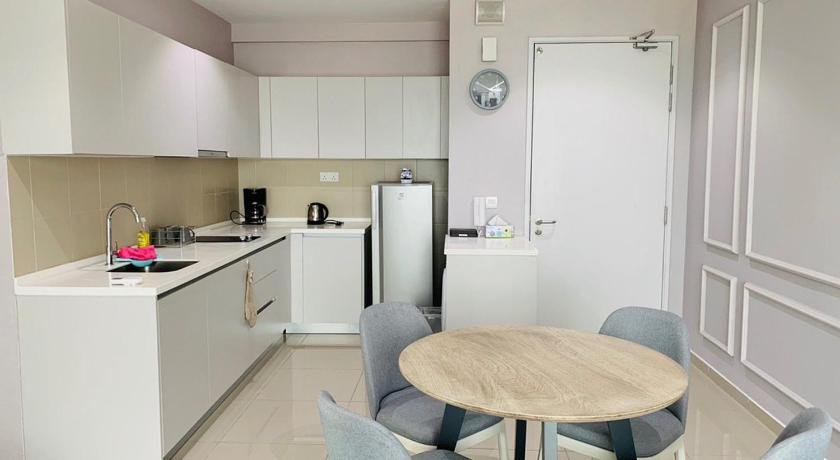 Stellar Homes at iCity - with WiFi and 2 Private Carparks