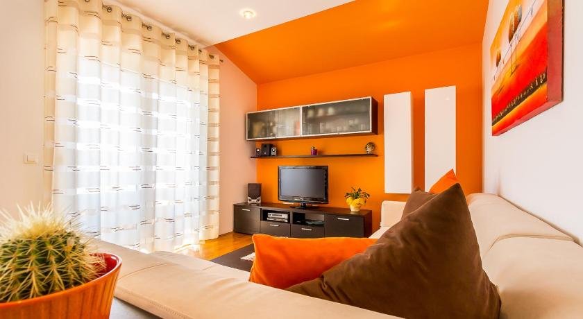 Orange Apartment Pula