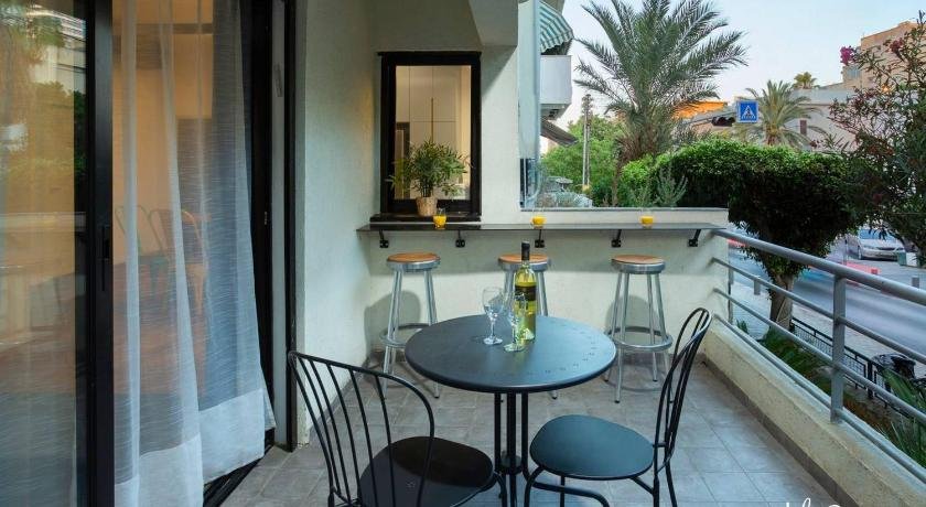 HOLYGUEST - Spacious 2BR Loftstyle - Gordon beach