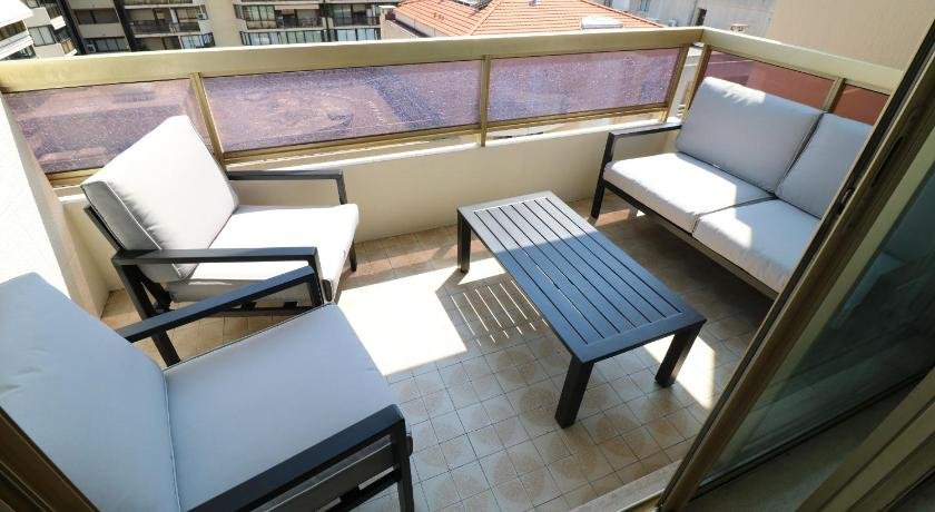 2 Bedroom & Studio Palais Royal