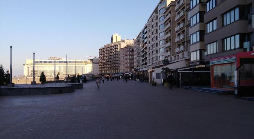 Studio center of Ostend w/parking & south terrace