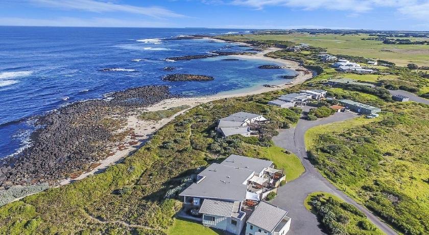 Hearn s Beachside Villa 3