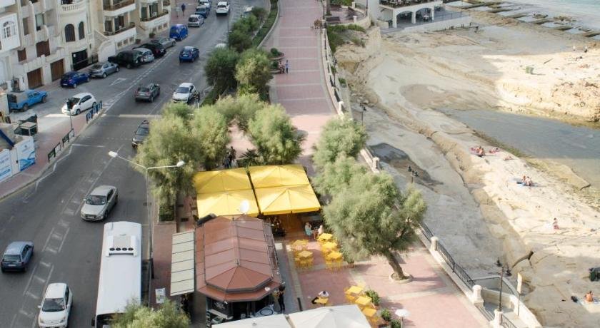 Magnificent Seafront 2-bedroom Sliema penthouse