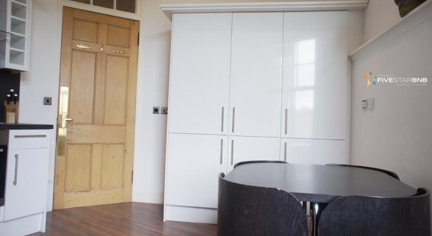 Windsor Street Apartment