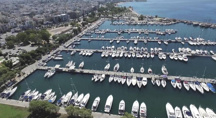 Unique Luxurious Apartment at Athenian Riviera