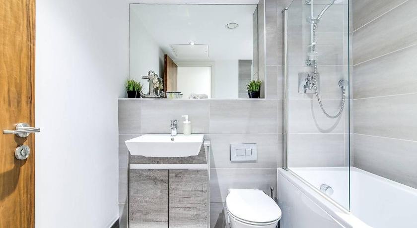 Luxe Modern Luxury Apartment