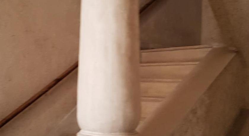 Sunny apartment in heart of Nice Old Town
