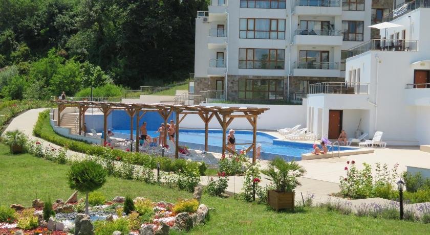 Byala Cliff Apartments