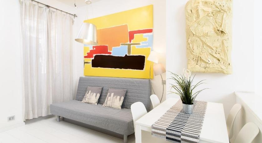 White Ostilia Apartments