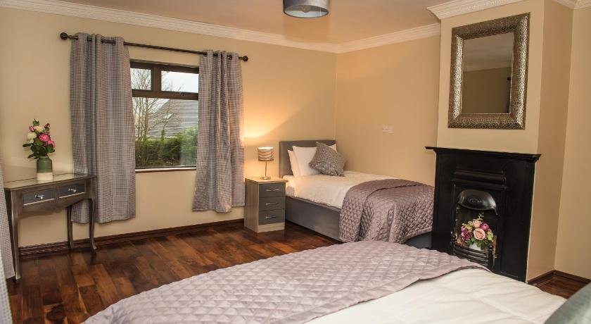 The Village Inn Killarney