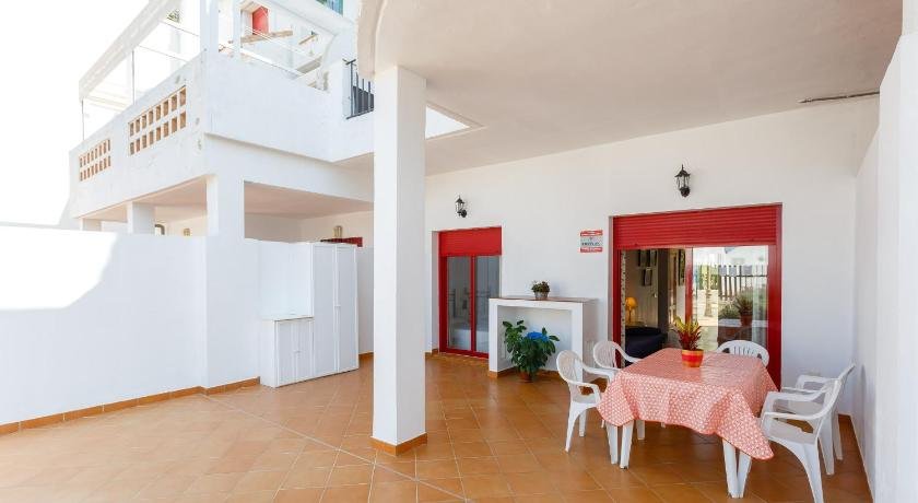 Bonito apartamento en campo de golf con piscina