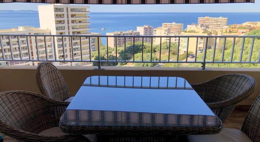 Appartement d'une chambre a Ajaccio avec magnifique vue sur la mer terrasse amenagee et WiFi