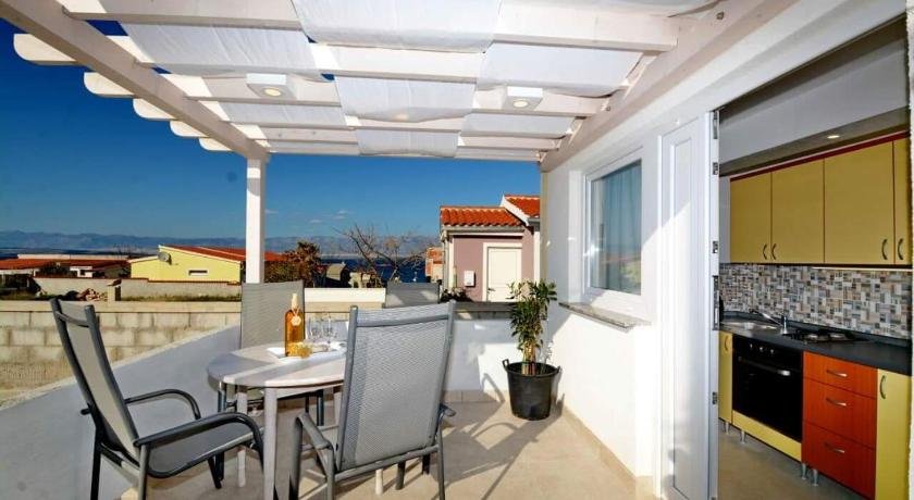 Apartmani Laura Vir