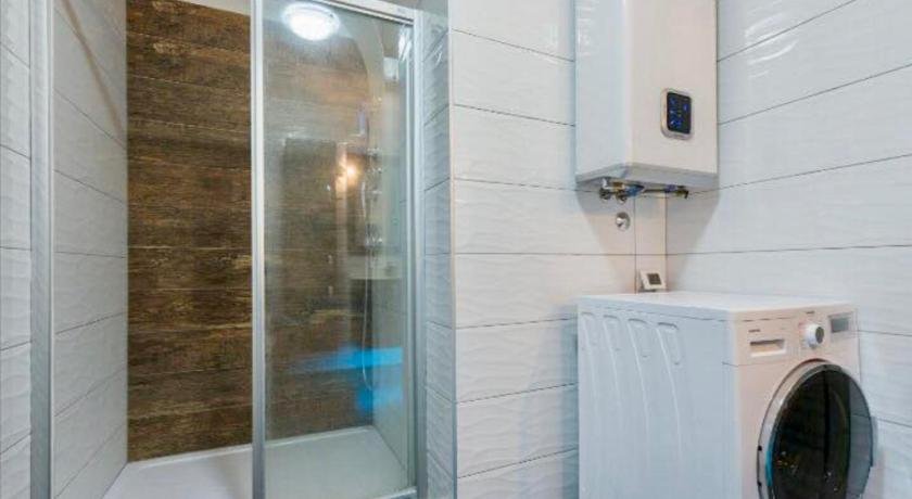 Luxury apartment with backyard and private pool