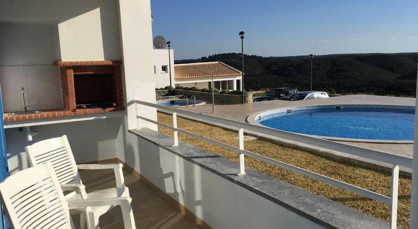 Varandas - Arrifana com piscina junto a praia