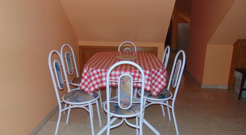 Leander Apartman Sarvar