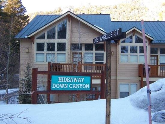 Hideaway Down Canyon 103 - 3BR/2 5BA Vacation Home