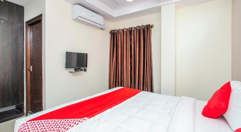 OYO 22836 Hotel Amster Inn