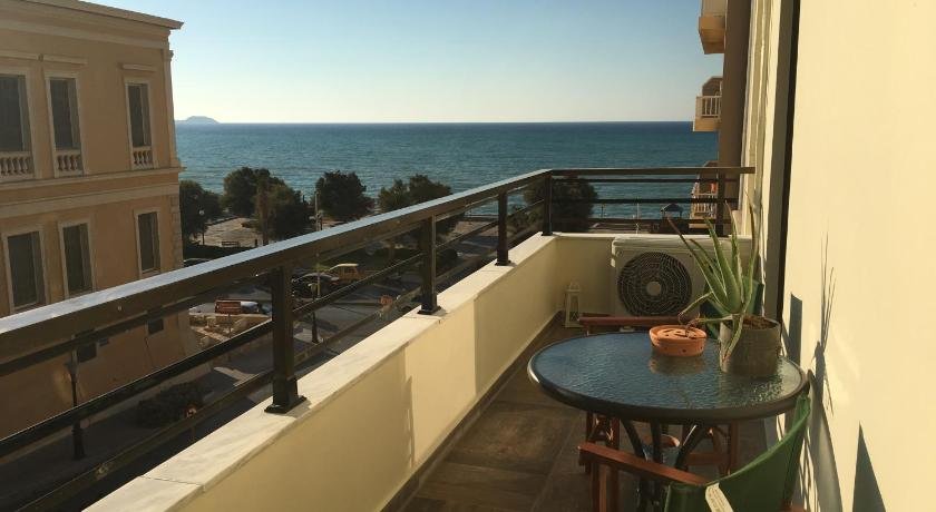 Blue Elegance City Center Heraklion Apartment