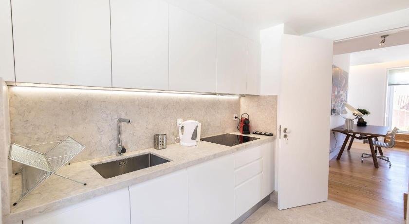 LovelyStay - Luxury Oasis in Bairro Alto
