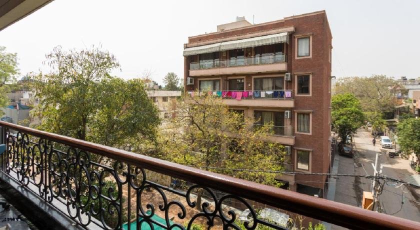 Hostie Aarna-4 BR apt near Moolchand/Apollo S Delhi